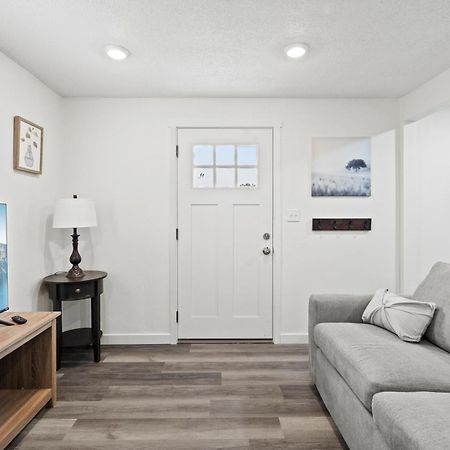 Peach Street Super Suite Medford Ngoại thất bức ảnh