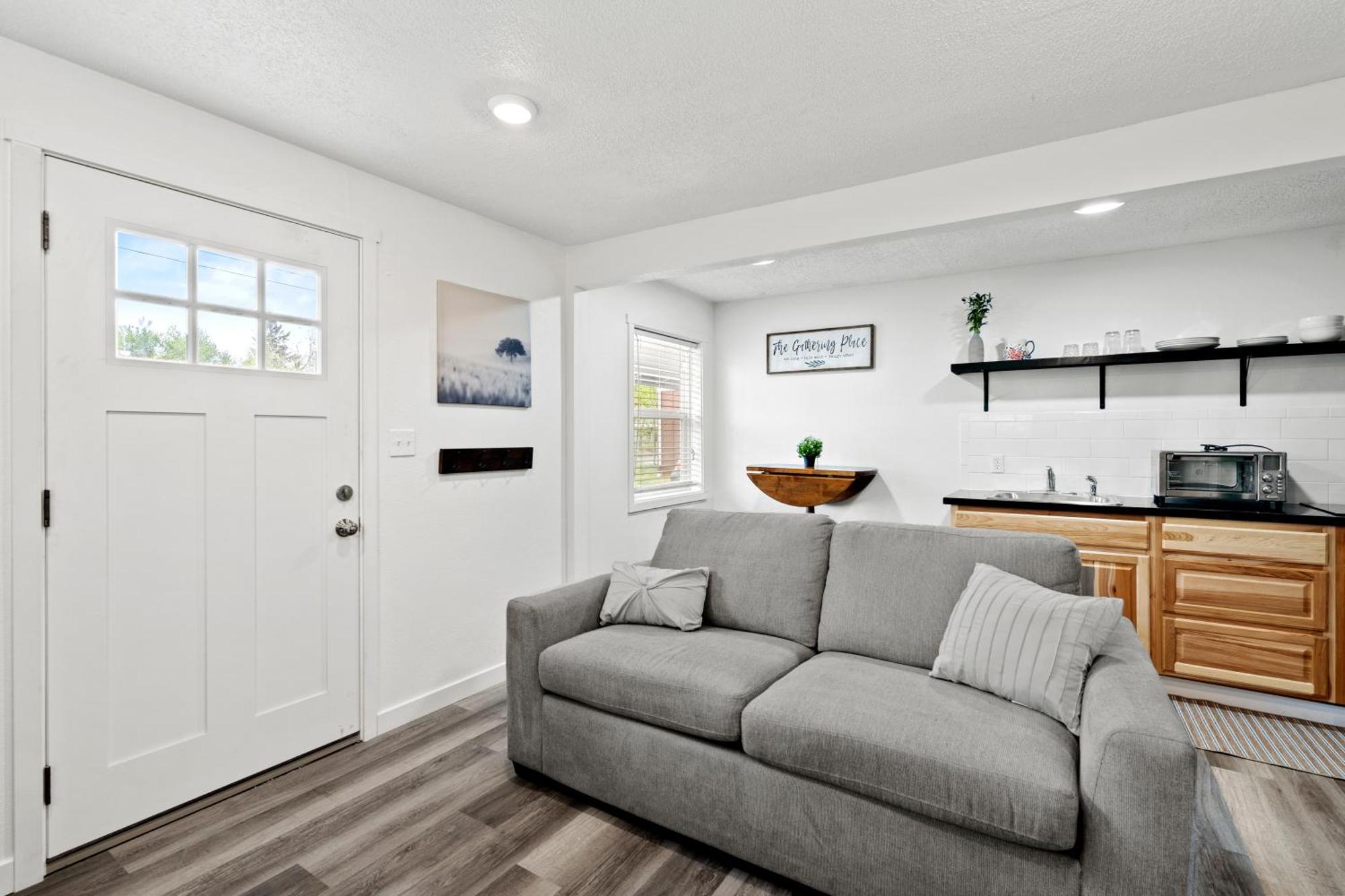 Peach Street Super Suite Medford Ngoại thất bức ảnh