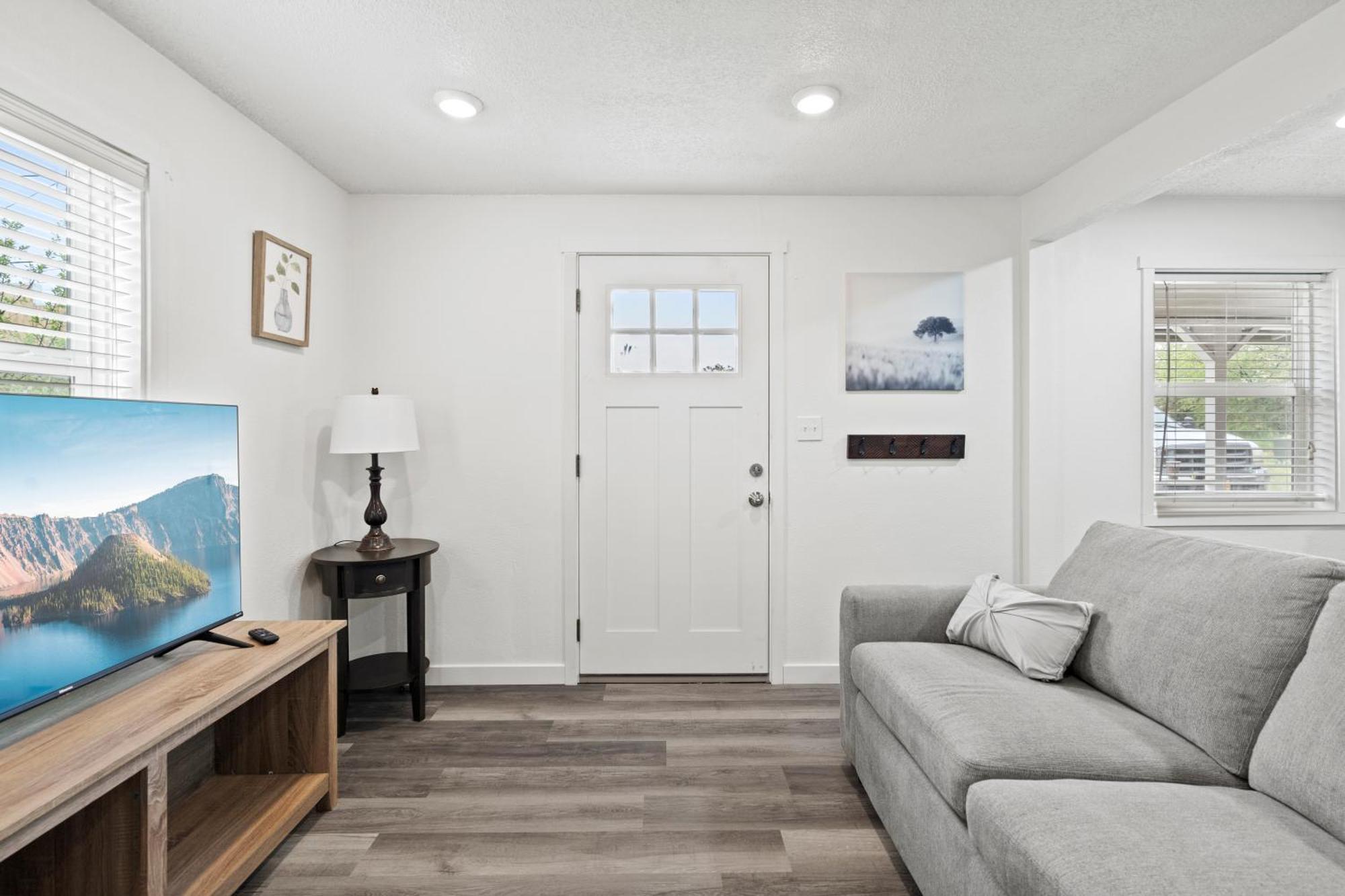 Peach Street Super Suite Medford Ngoại thất bức ảnh