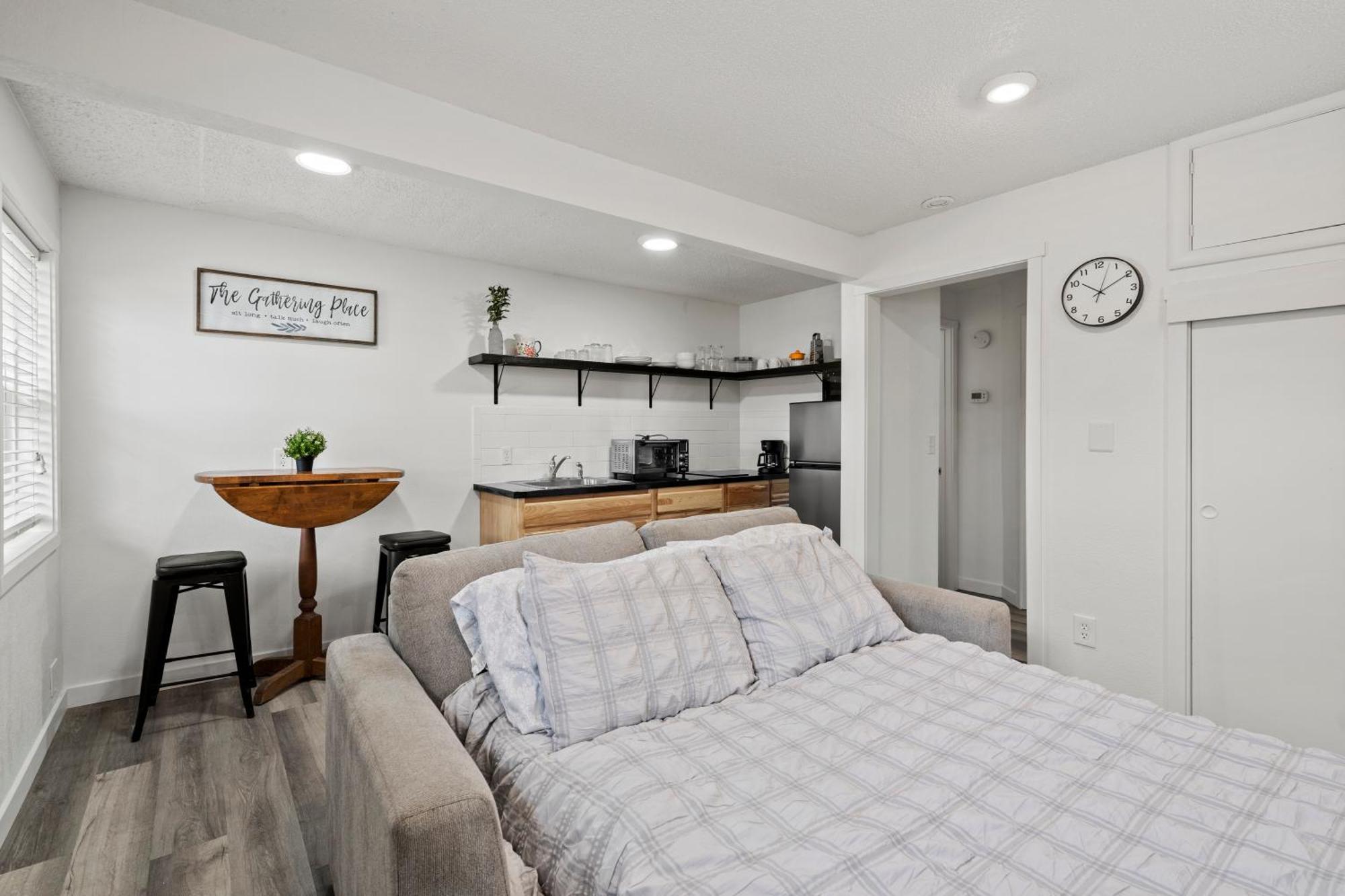Peach Street Super Suite Medford Ngoại thất bức ảnh
