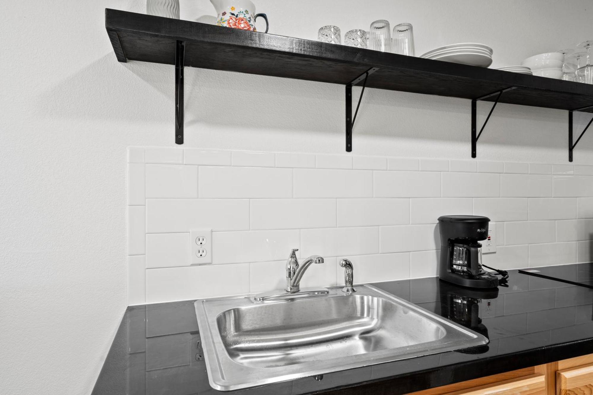 Peach Street Super Suite Medford Ngoại thất bức ảnh
